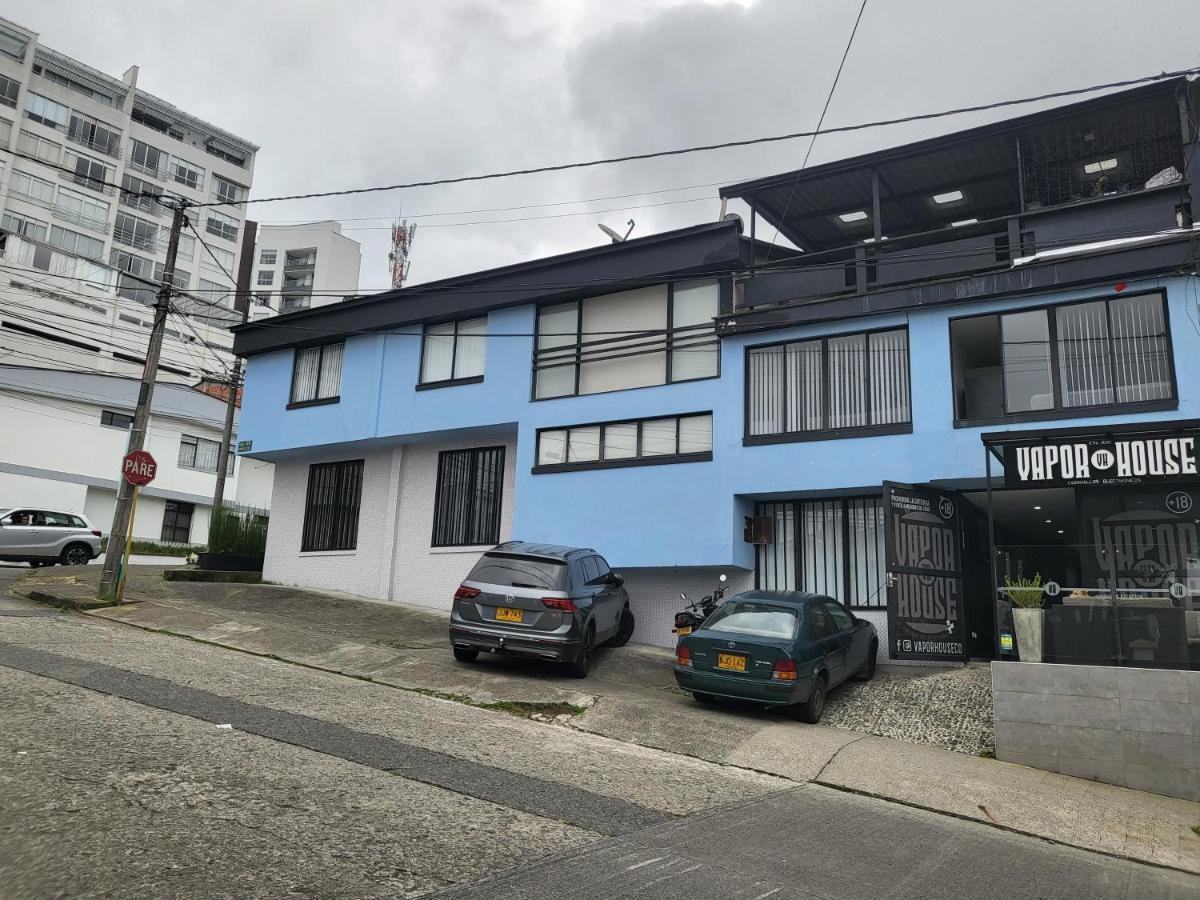 Casa Azul - Apartamentos Amoblados - มานิซาเลส ภายนอก รูปภาพ