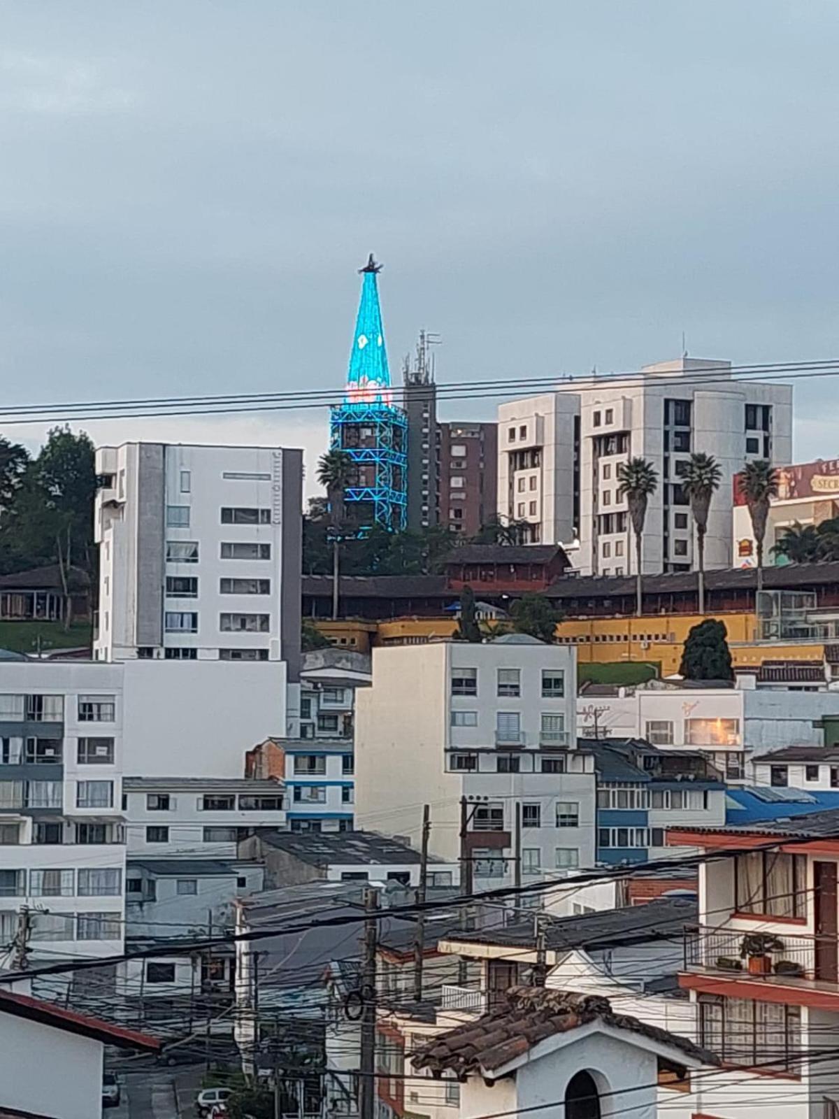 Casa Azul - Apartamentos Amoblados - มานิซาเลส ภายนอก รูปภาพ