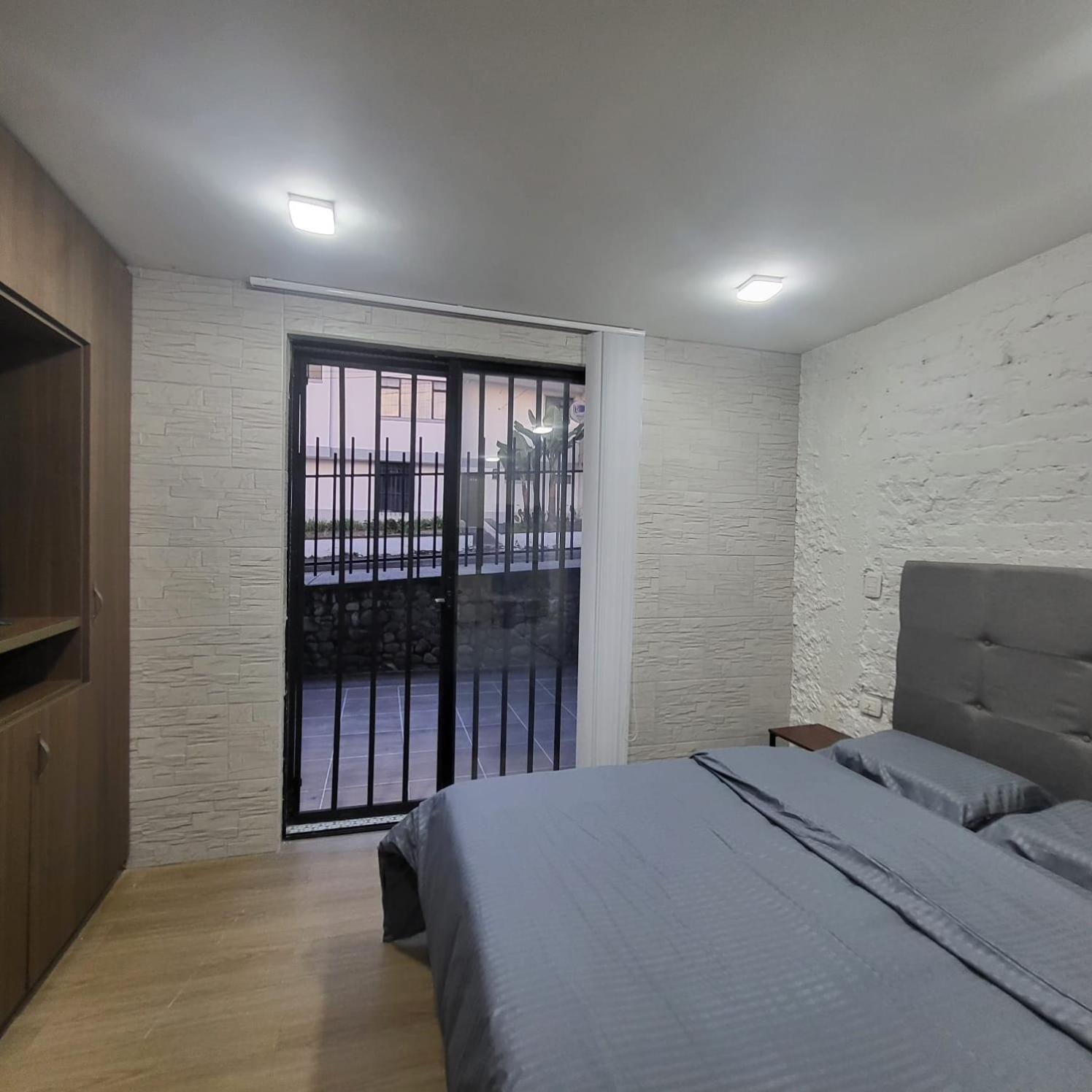 Casa Azul - Apartamentos Amoblados - มานิซาเลส ภายนอก รูปภาพ